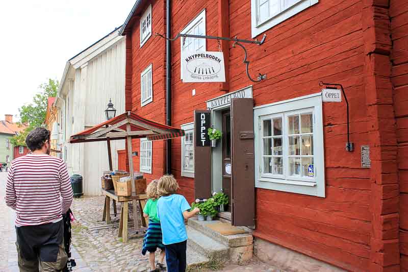 Ein Geschäft. Geschaeft in Gamla Linkoeping
