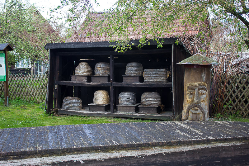 Bienenstöcke. Alte Bienenstöcke im Freilichtmuseum in Lehde.