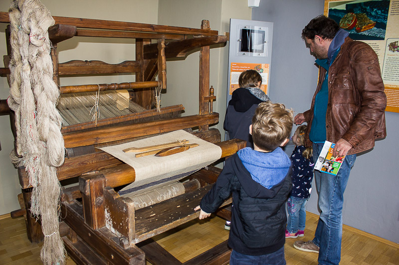 Ein alter Webstuhl. Ein alter Webstuhl im Spreewald-Museum Luebbenau.