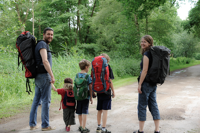 Mal schauen, was uns erwartet. Familienwanderung.