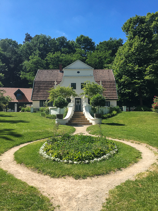 Schon viele Bilder von diesem Haus gesehen. Endlich sehe ich es mal in Echt. Blich auf das Haus vom Garten des Barkenhoffs.