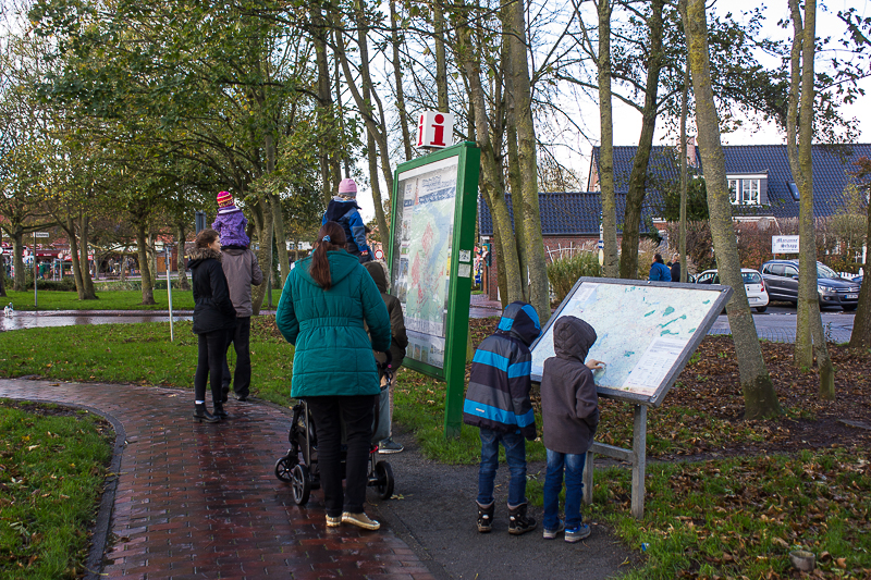 Immer schön informieren. Informationstafeln in Greetsiel
