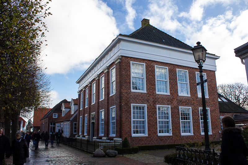 Wer mag wohl heute darin wohnen? Das Von Halem Haus in Greetsiel.