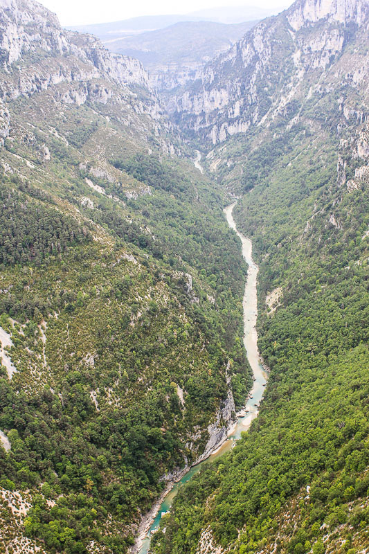 Der Canyon. Verdon-Schlucht in Suedfrankreich.
