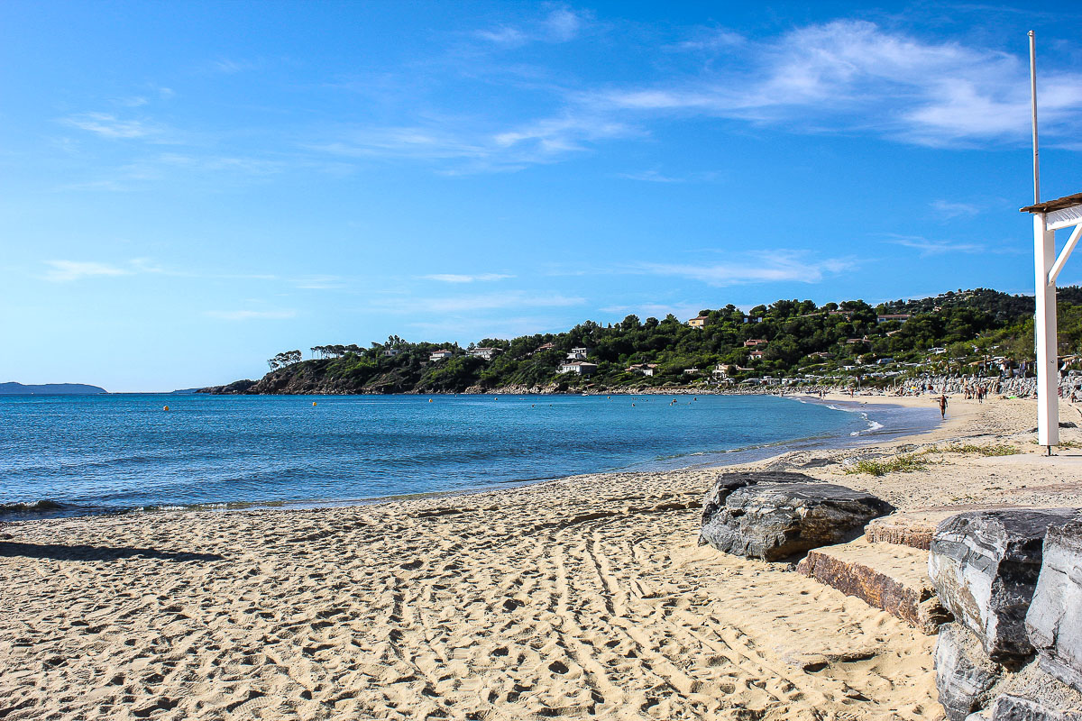 Wie man es sich halt am Mittelmeer so vorstellt. Der Strand des Campingplatzes Camp du Domain