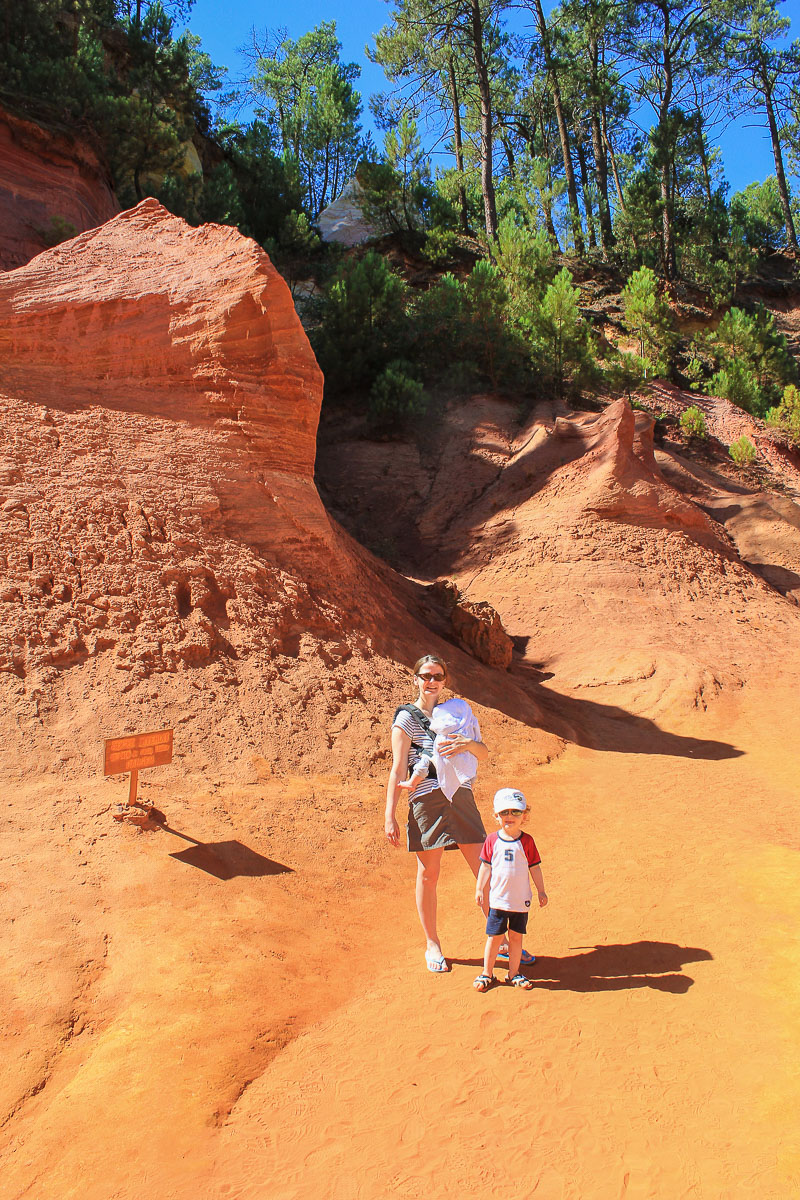 Gelbe Füße garantiert. Ockerbrueche Roussillon Provence