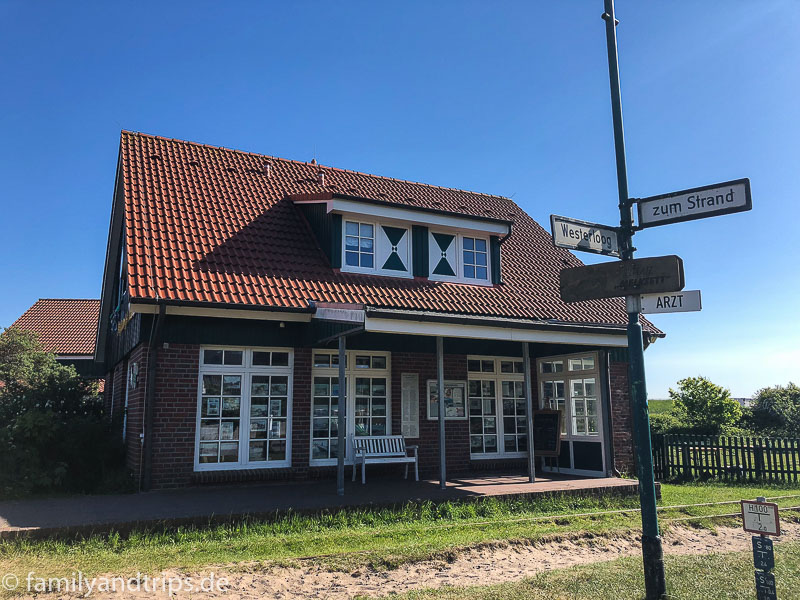 Das Pferd hat heute schon Feierabend. Pferdebahnmuseum auf Spiekeroog.