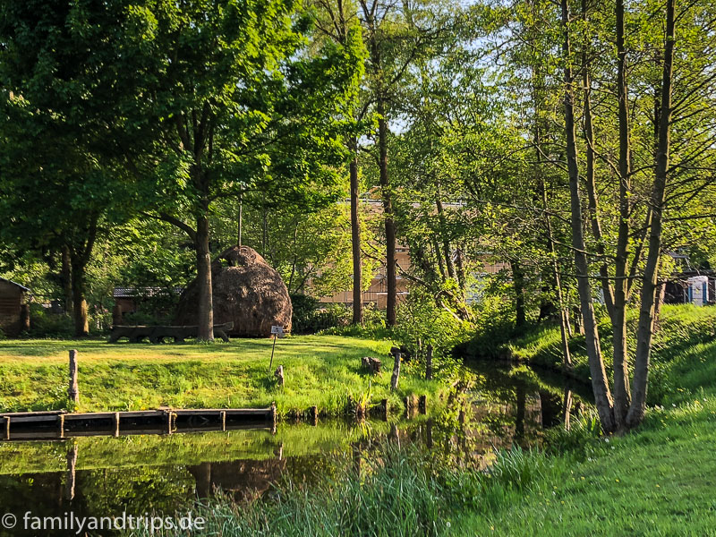 Das typische idyllische Bild: Ein Heuschober und ein Fließ Straupitz erholsamer Urlaub im Spreewald