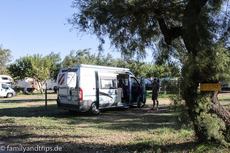 Na, bleiben wir hier stehen? Stellplatz auf dem Campingplatz LVL Les Ayguades