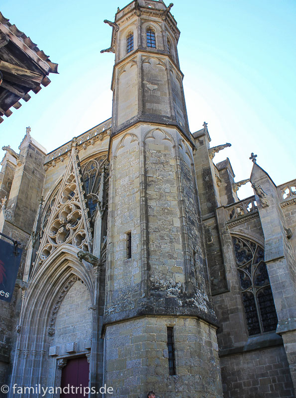 Diese steht im Zentrum der Cité von Carcassonne. Kathedrale Saint-Nazaire in Carcassonne.