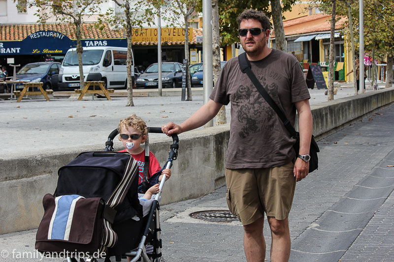 Der Nucki hebt die Coolness ein wenig auf. Vater und Sohn in Grussian.